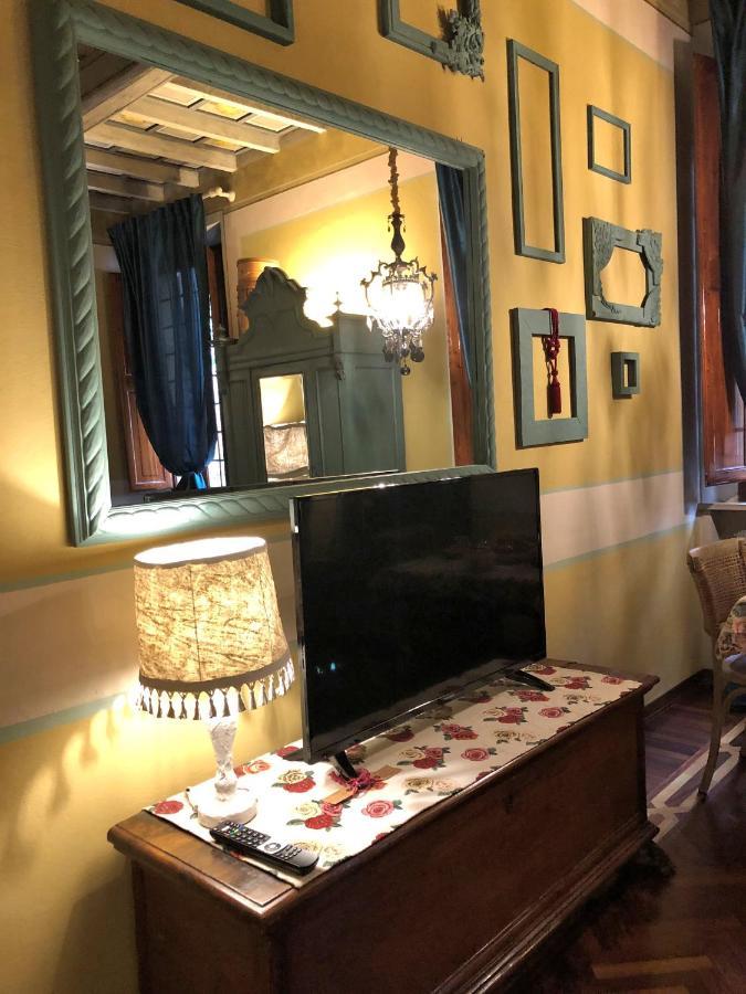 L'Ape Regina Apartment Ферара Екстериор снимка