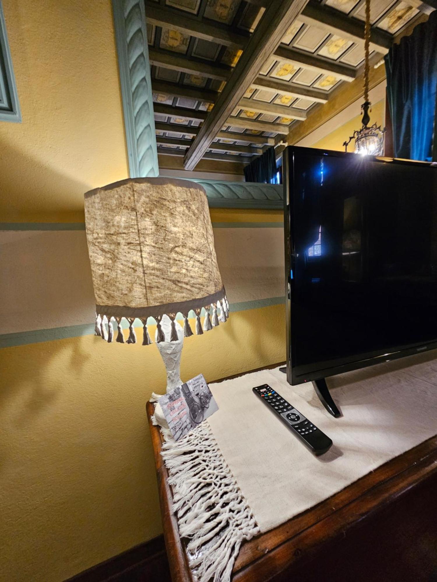 L'Ape Regina Apartment Ферара Екстериор снимка